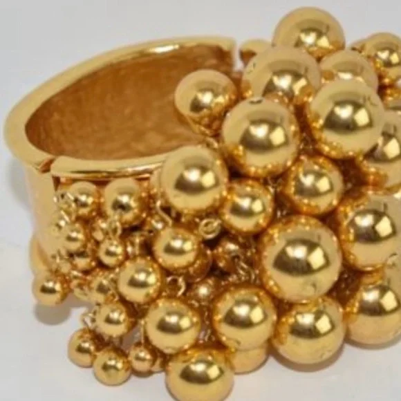 Oscar de La Renta, runway Elegant Gold Beaded Bracelet. - Picture 8 of 14